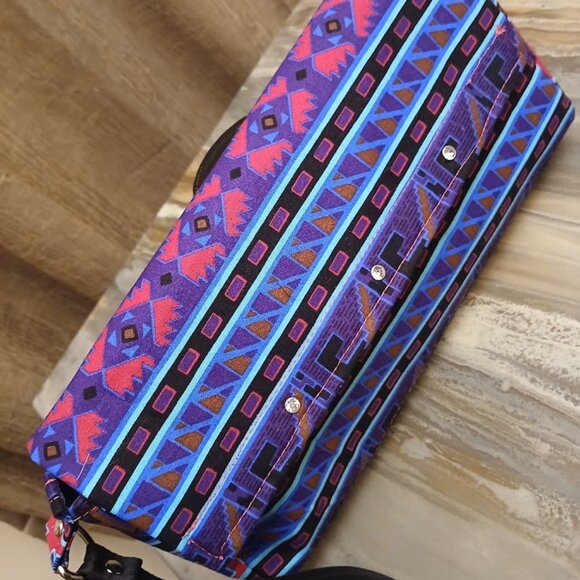 New Southwestern Rhinestone Clutch Wristlet Purse Pink Aqua Black Sarape Stripe - Picture 4 of 9